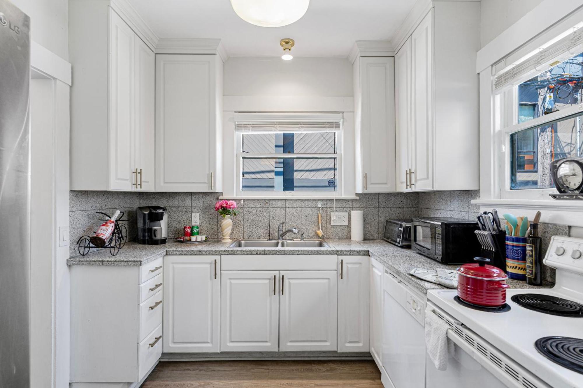 Vintage 3 Bedroom Home In Prime Eastlake Seattle With Private Parking Esterno foto