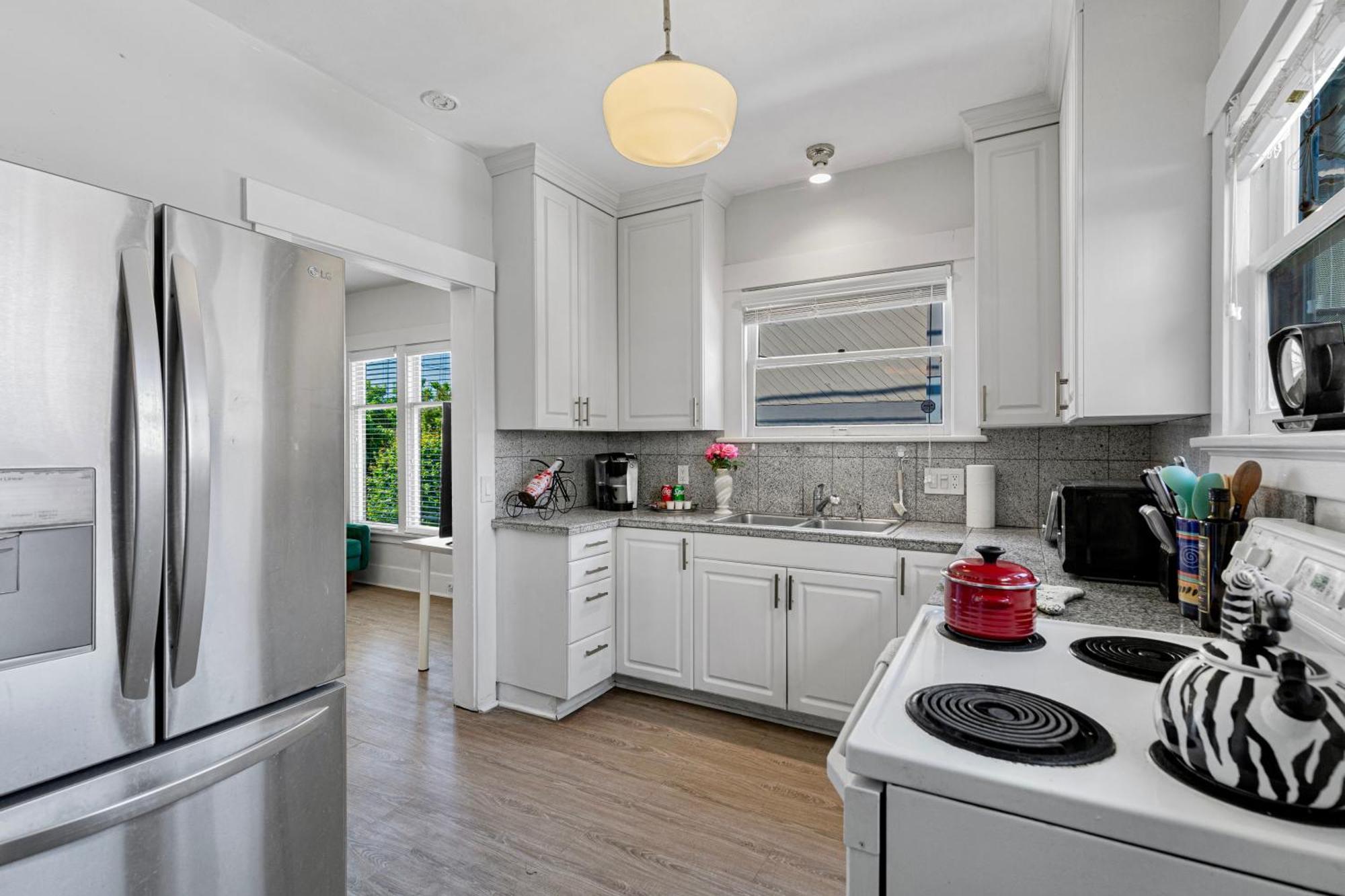 Vintage 3 Bedroom Home In Prime Eastlake Seattle With Private Parking Esterno foto